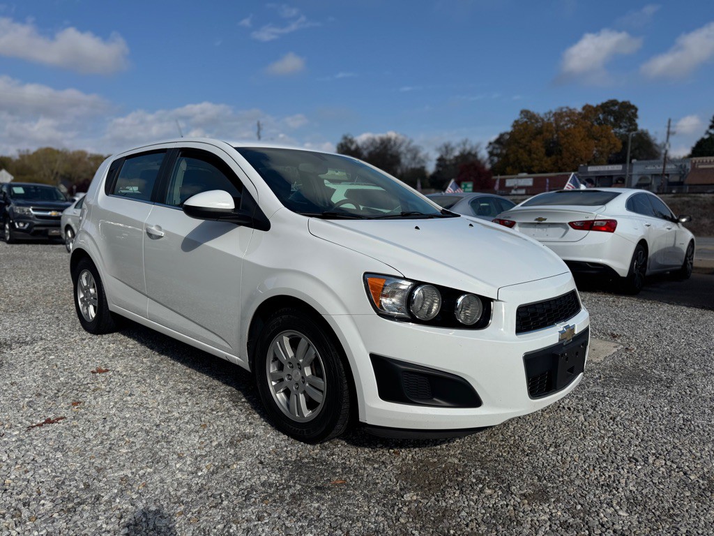 2014 Chevrolet Sonic Image 3