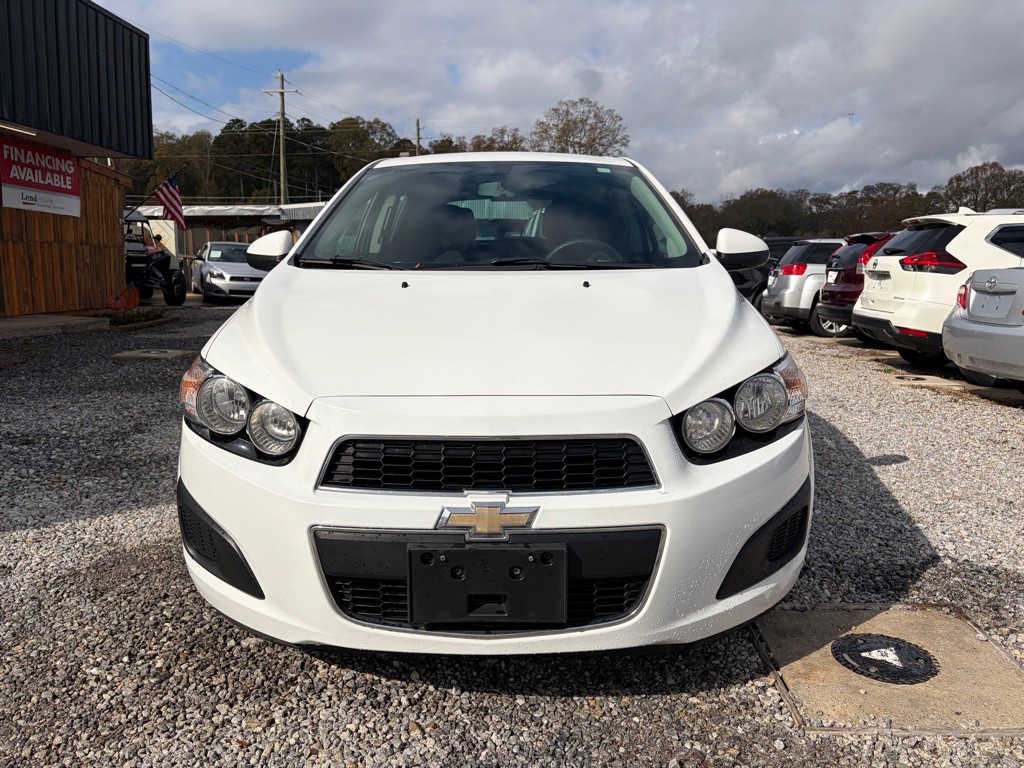 2014 Chevrolet Sonic Image 2