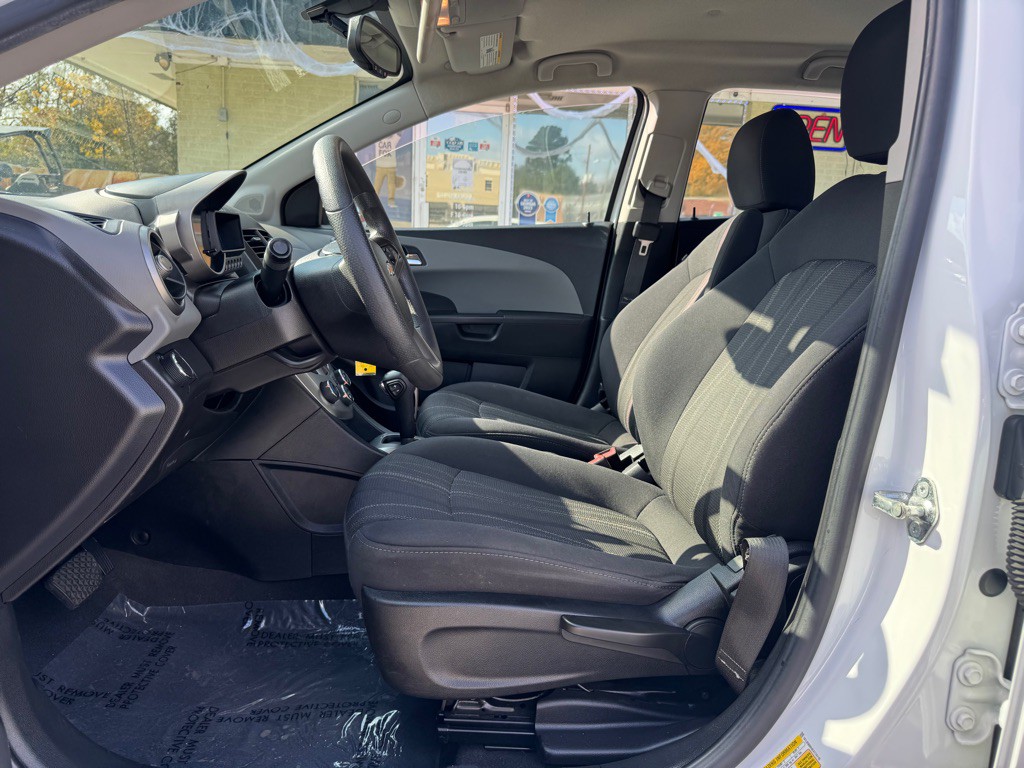 2014 Chevrolet Sonic Image 11