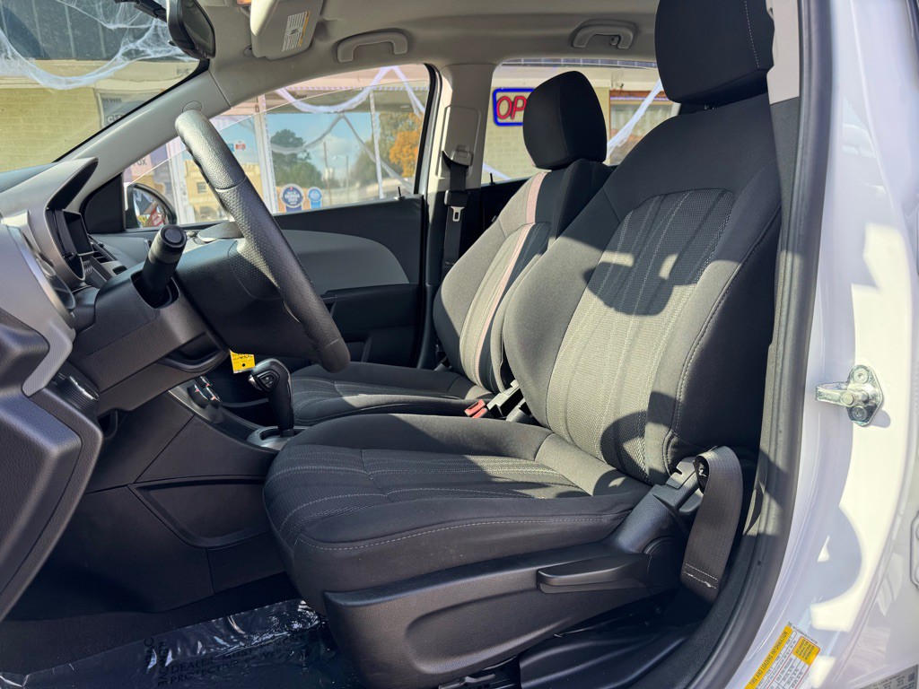 2014 Chevrolet Sonic Image 12