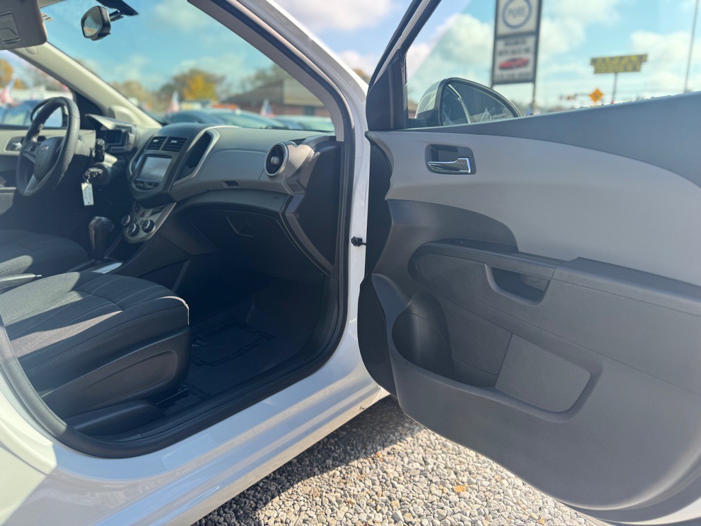 2014 Chevrolet Sonic Image 18