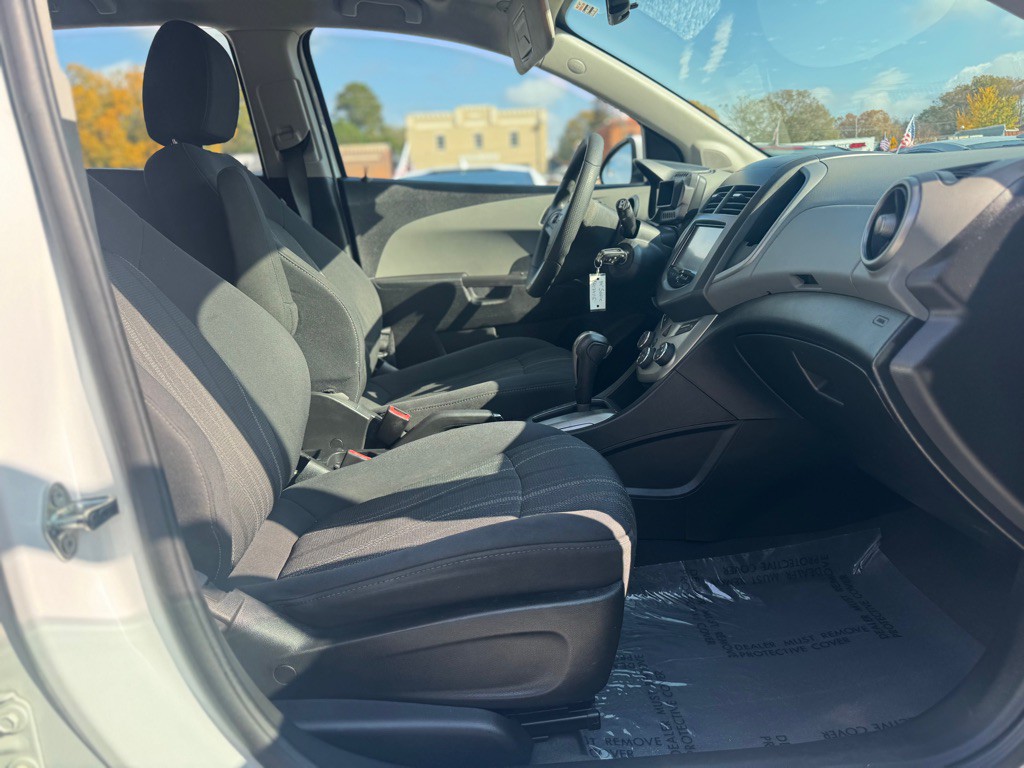 2014 Chevrolet Sonic Image 19