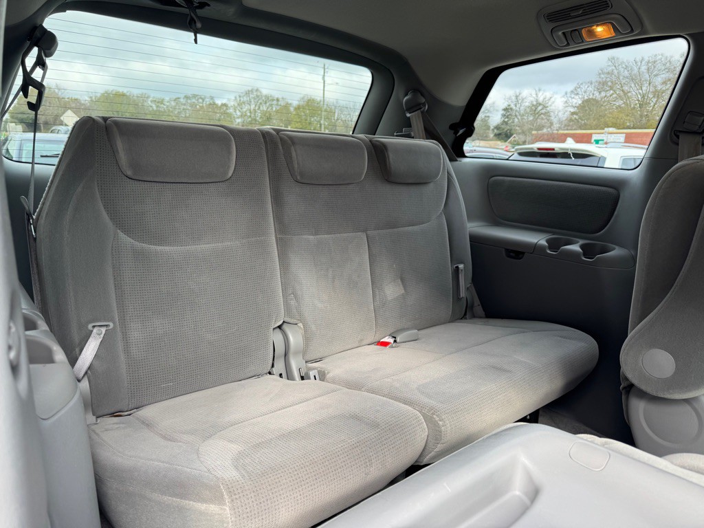 2005 Toyota Sienna Image 16