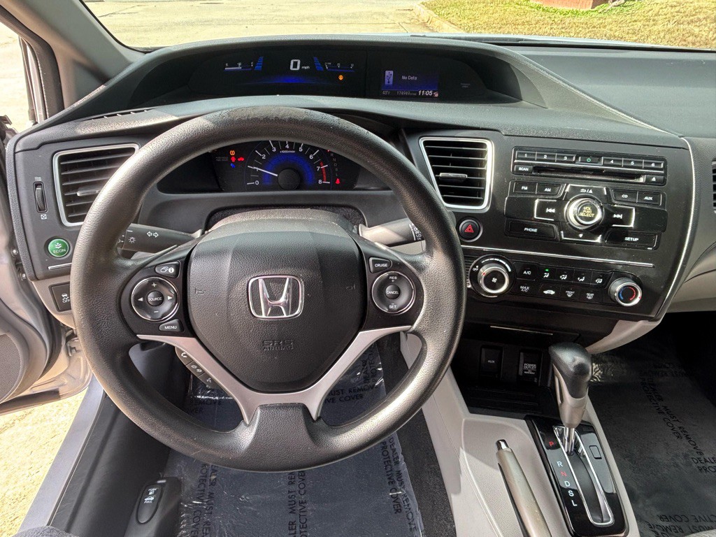 2015 Honda Civic Image 17