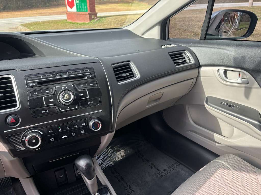 2015 Honda Civic Image 24