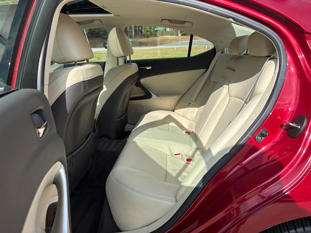 2010 Lexus IS Image 12