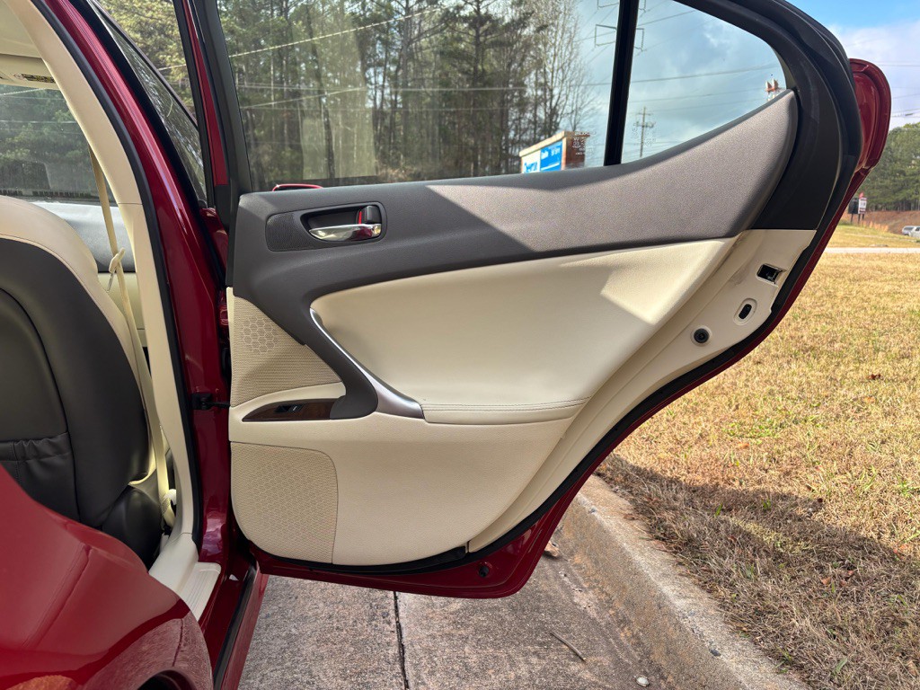 2010 Lexus IS Image 13