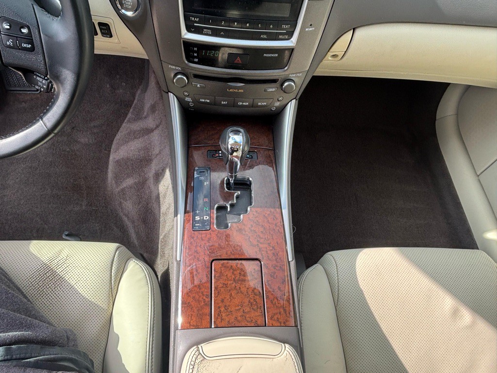 2010 Lexus IS Image 19