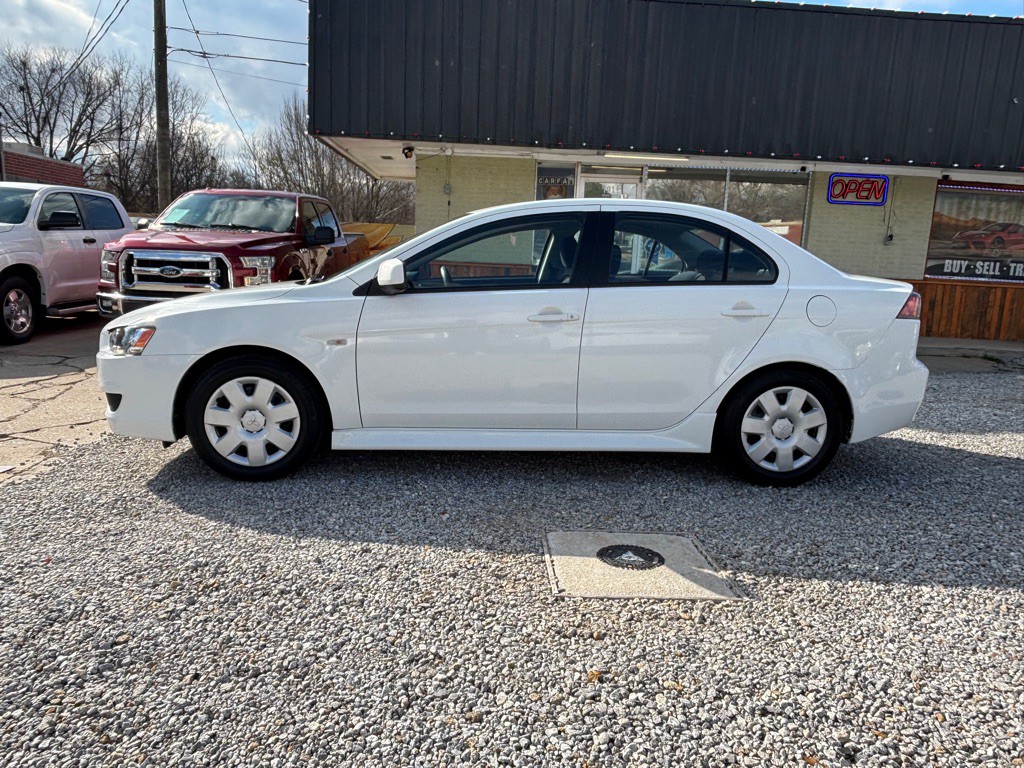 2011 Mitsubishi Lancer Image 2