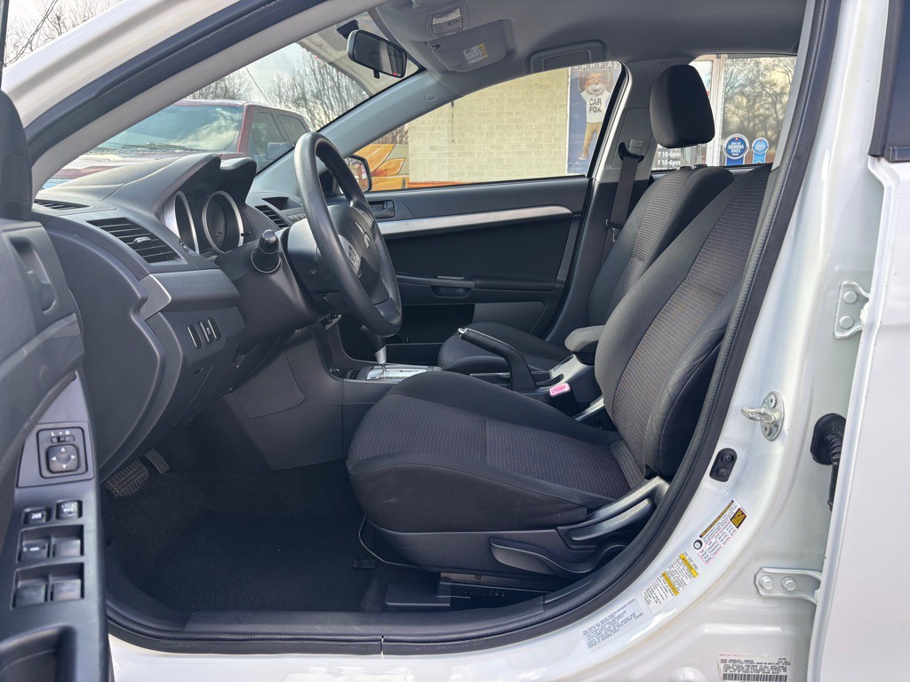 2011 Mitsubishi Lancer Image 11