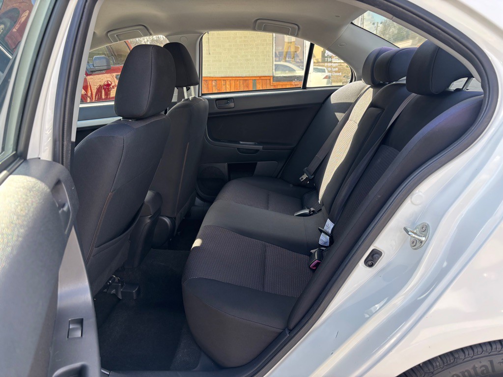 2011 Mitsubishi Lancer Image 19