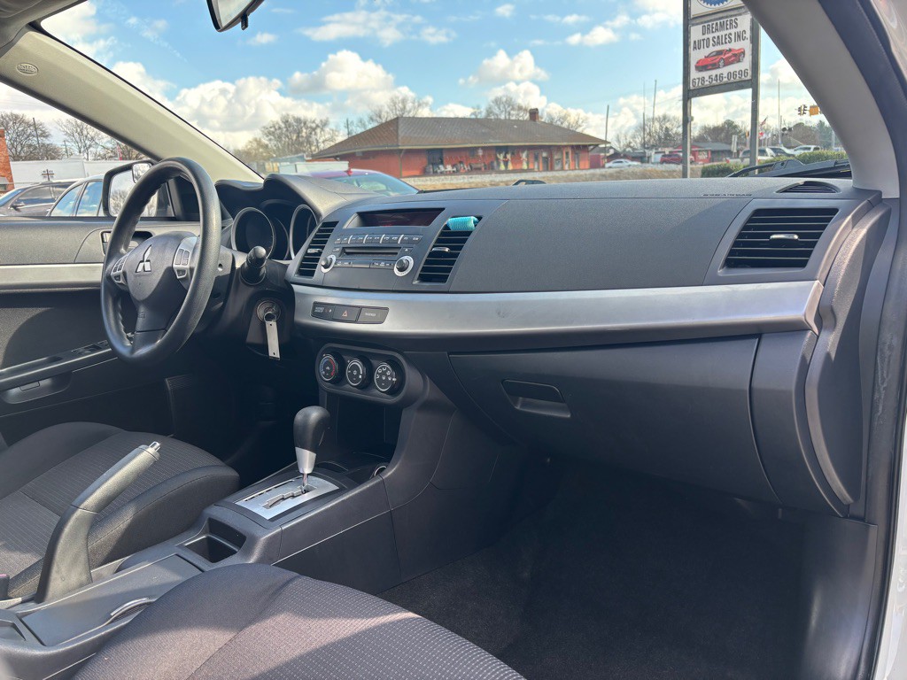 2011 Mitsubishi Lancer Image 25