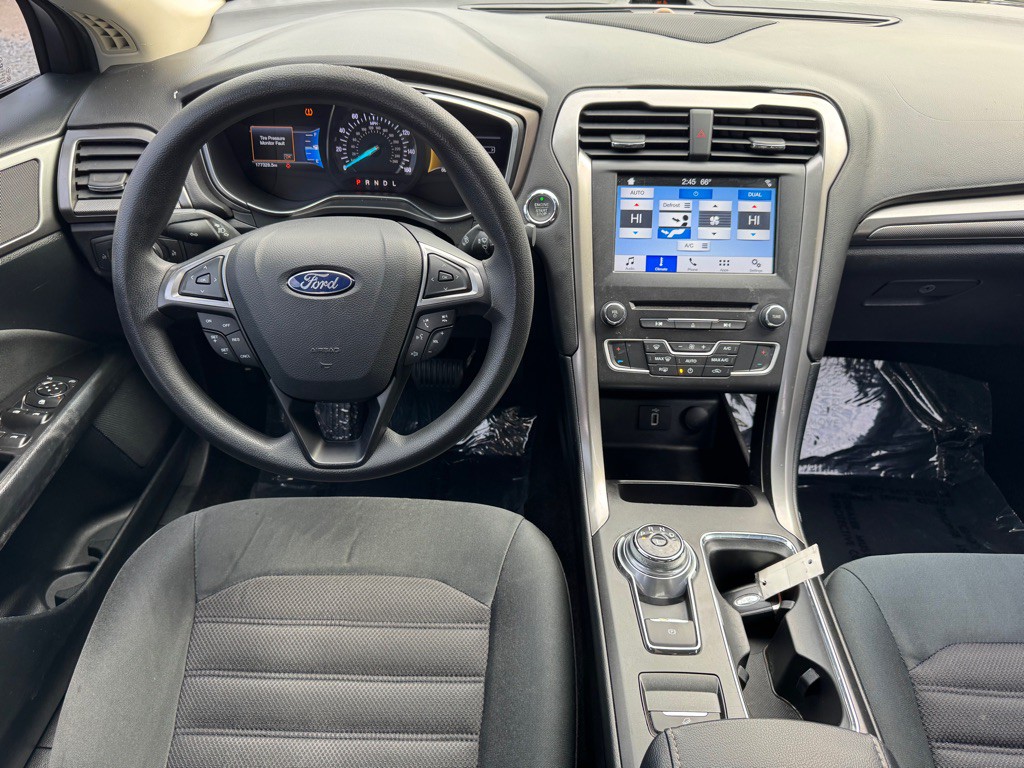 2017 Ford Fusion Image 9