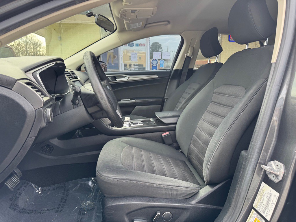 2017 Ford Fusion Image 11