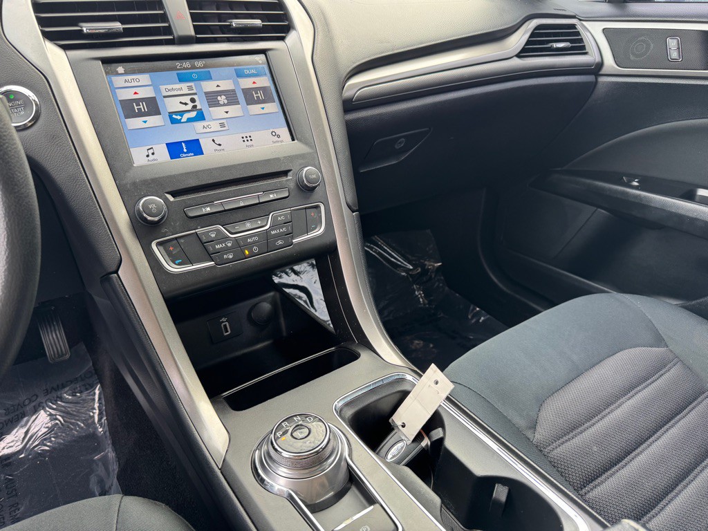 2017 Ford Fusion Image 24