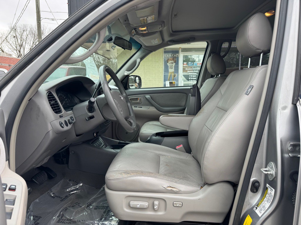 2006 Toyota Sequoia Image 11