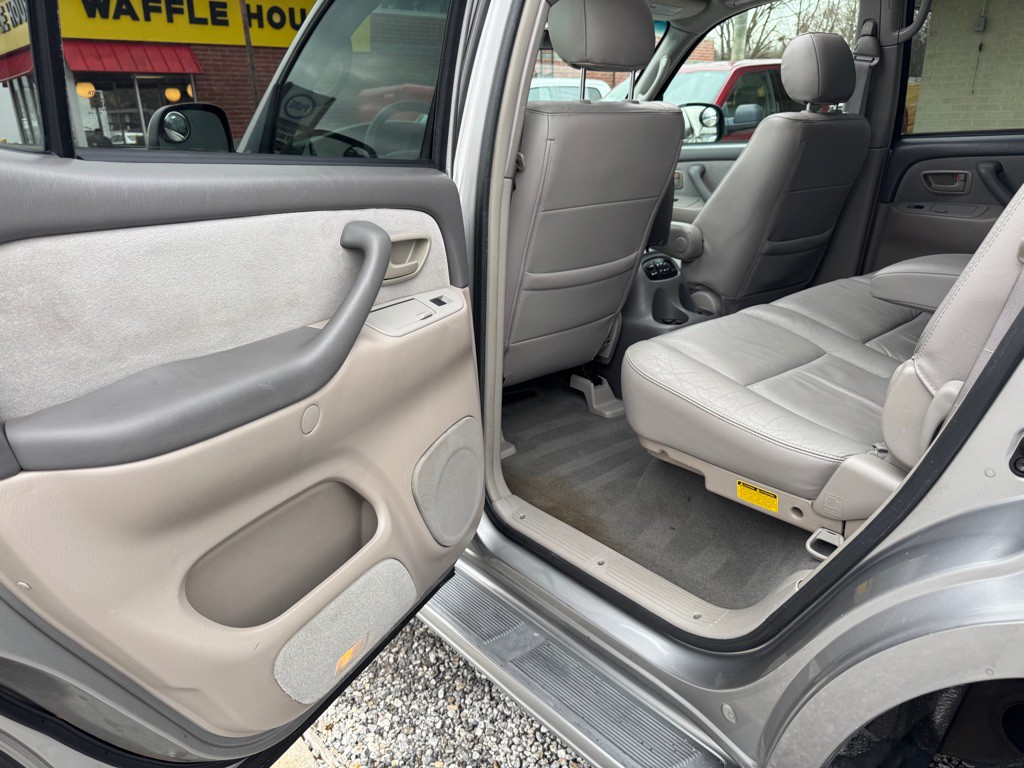 2006 Toyota Sequoia Image 14