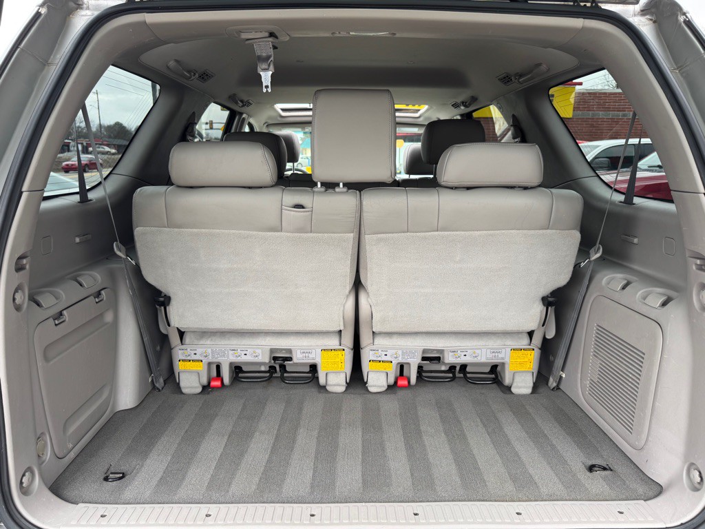 2006 Toyota Sequoia Image 17