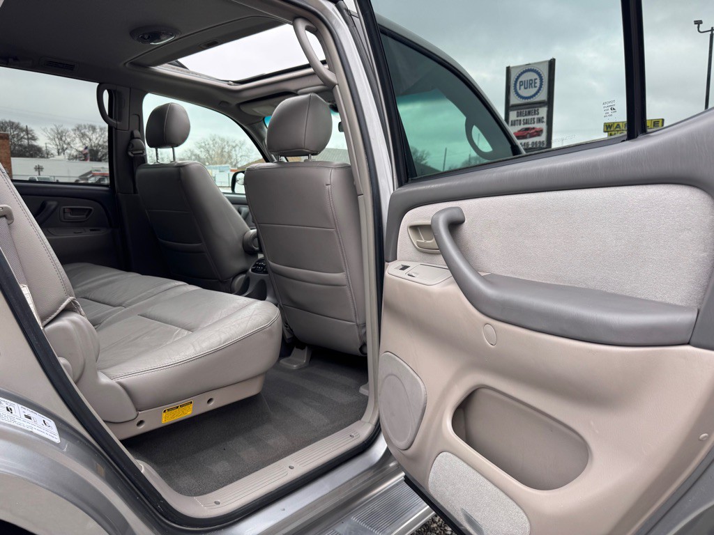 2006 Toyota Sequoia Image 19