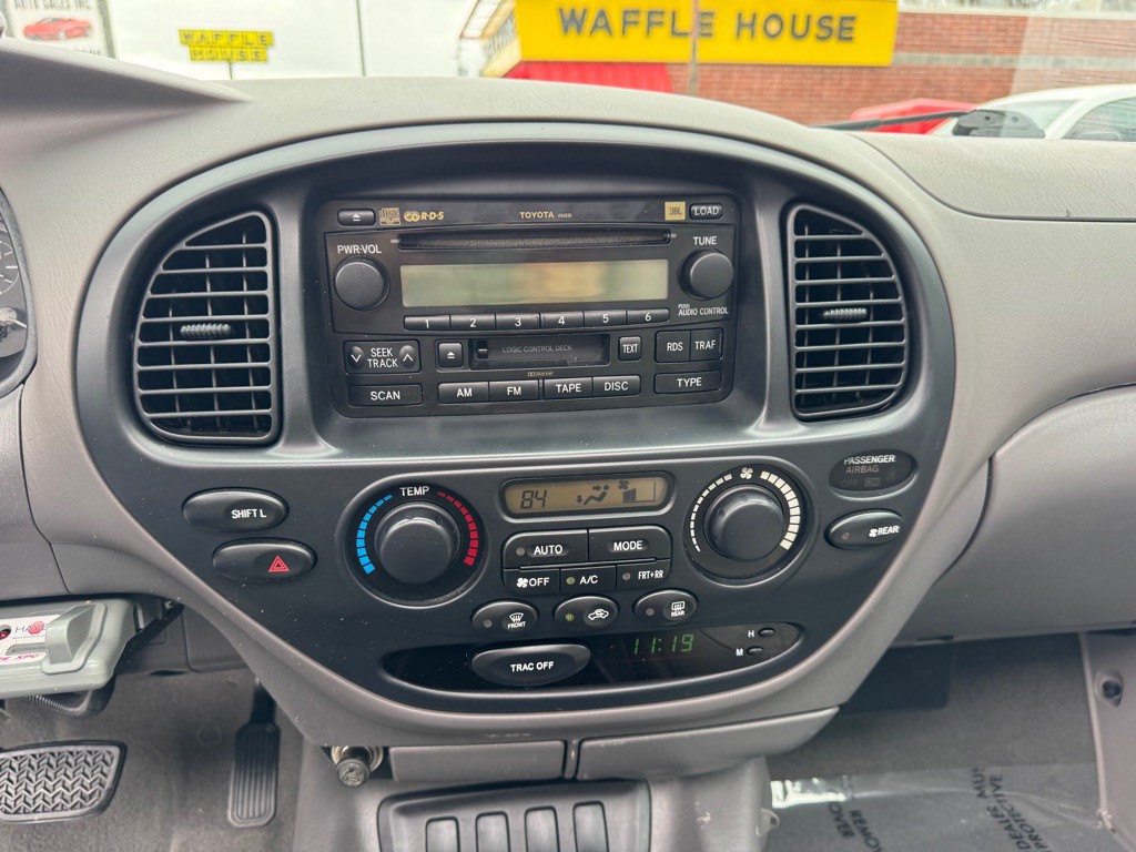 2006 Toyota Sequoia Image 26