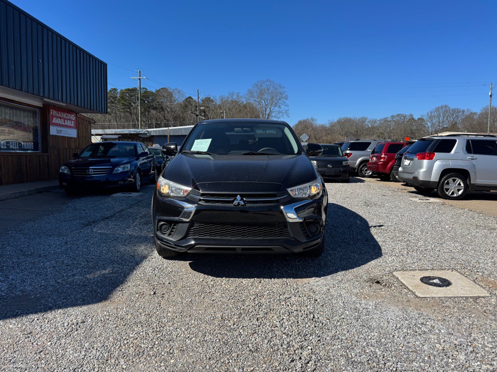 2019 Mitsubishi Outlander Image 2