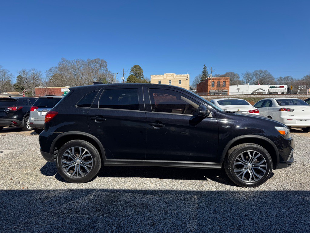 2019 Mitsubishi Outlander Image 4