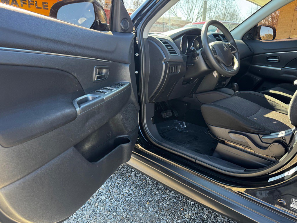 2019 Mitsubishi Outlander Image 10