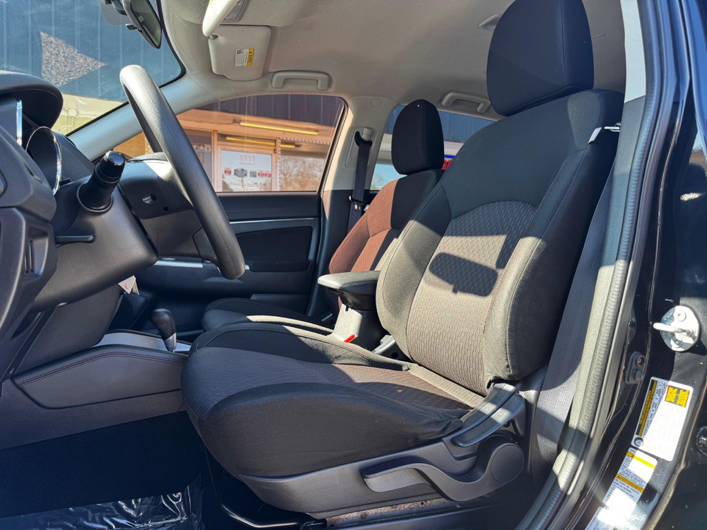 2019 Mitsubishi Outlander Image 12