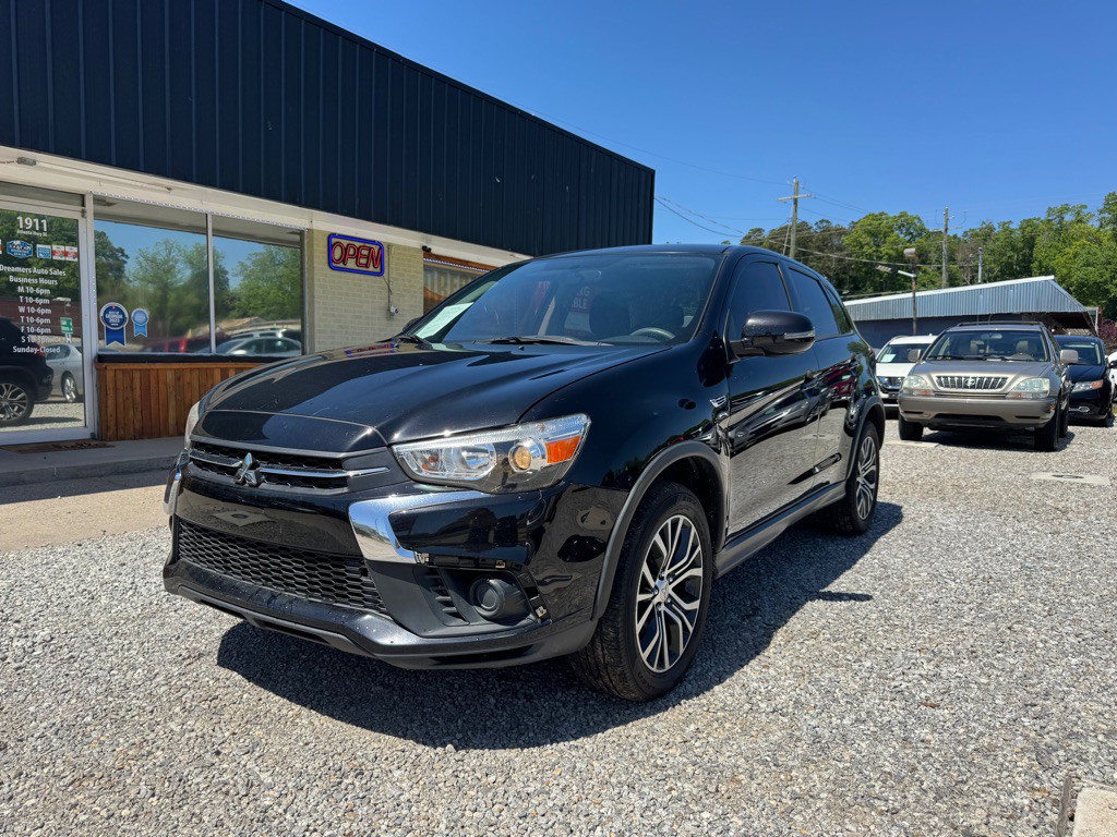 2019 Mitsubishi Outlander Image 1