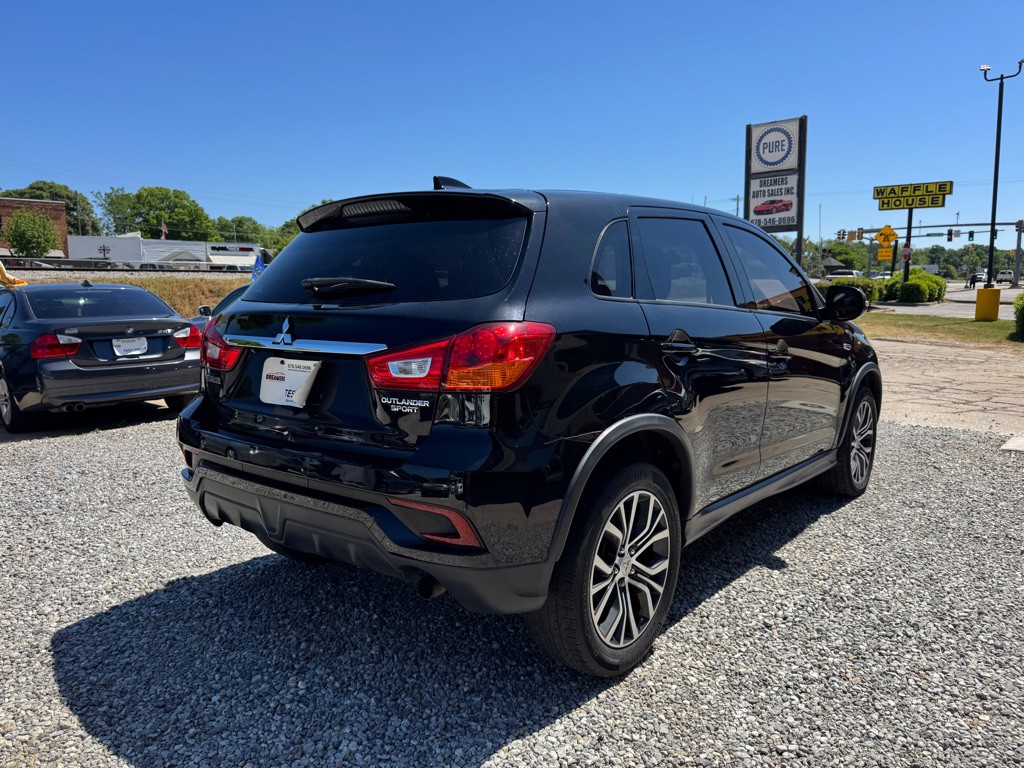 2019 Mitsubishi Outlander Image 5