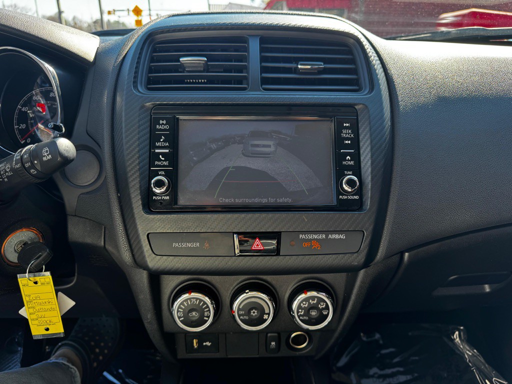 2019 Mitsubishi Outlander Image 25
