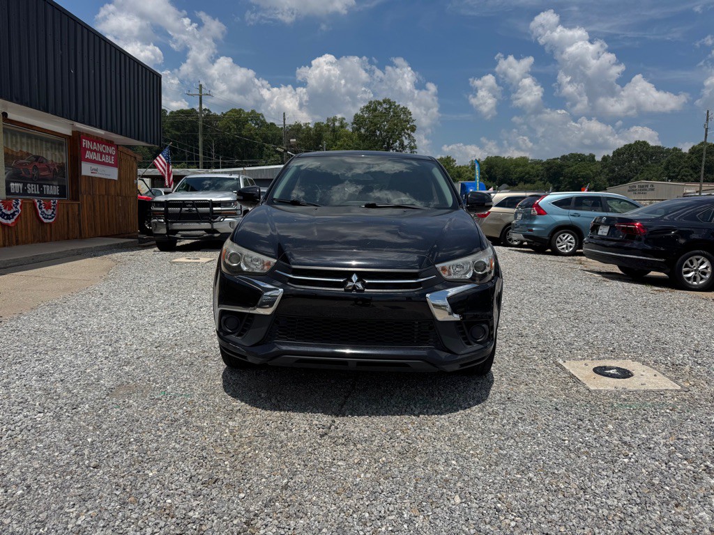 2019 Mitsubishi Outlander Image 2