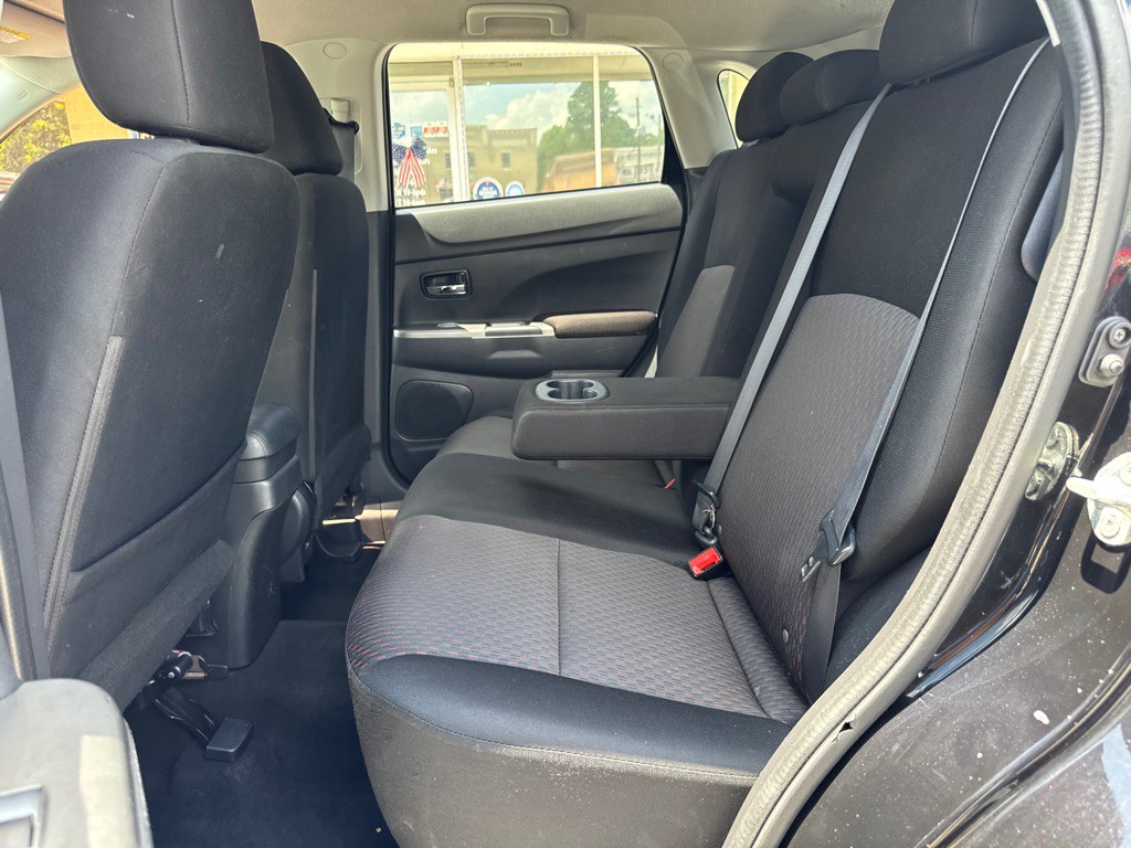 2019 Mitsubishi Outlander Image 14