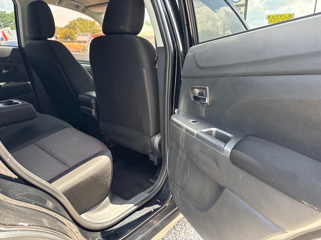 2019 Mitsubishi Outlander Image 16