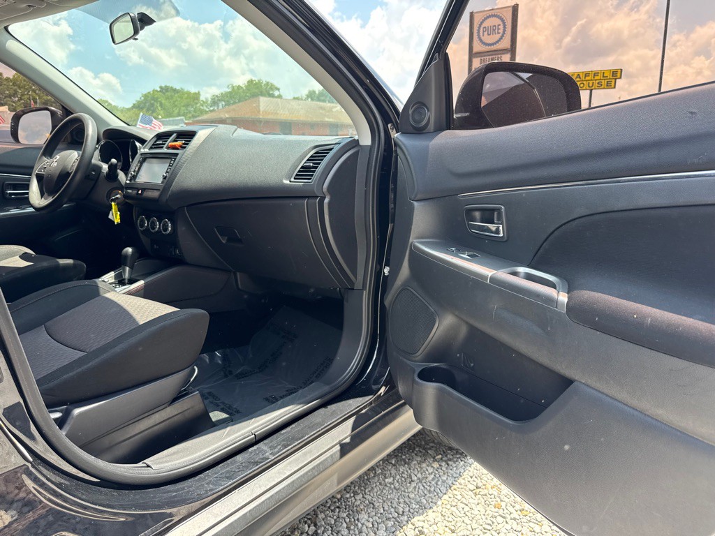 2019 Mitsubishi Outlander Image 17