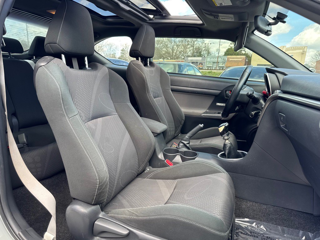 2014 Scion tC Image 17
