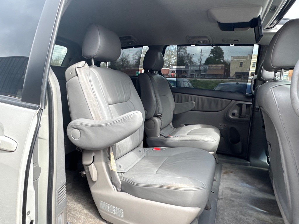 2005 Toyota Sienna Image 19