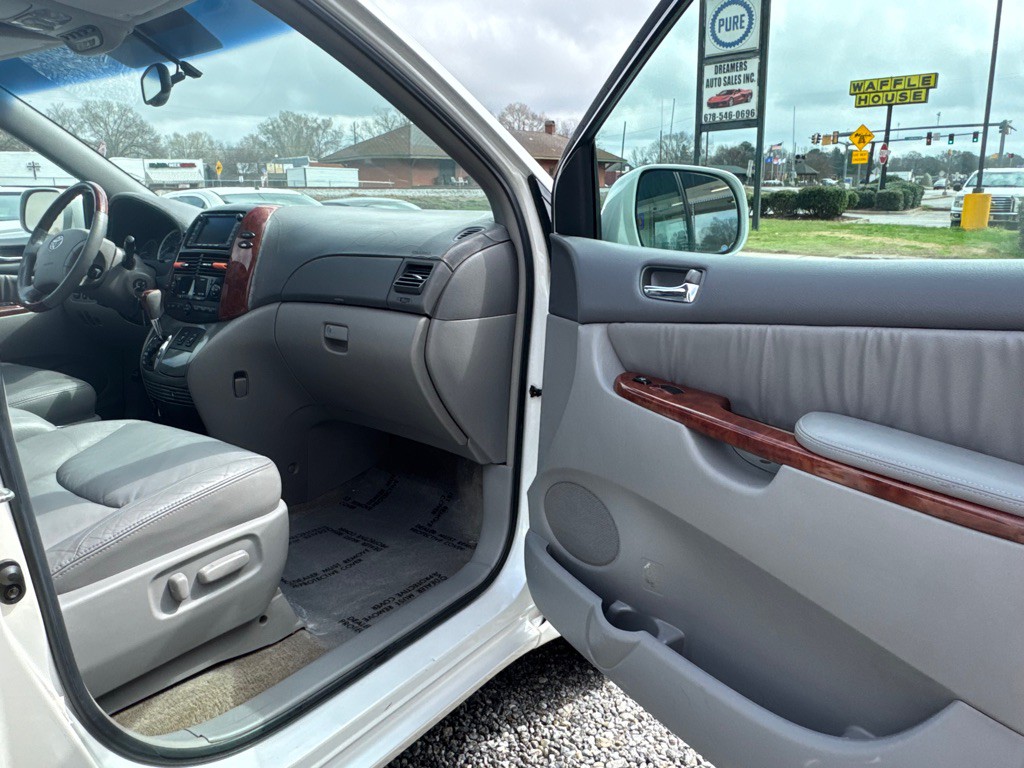 2005 Toyota Sienna Image 20