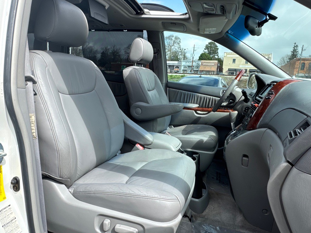 2005 Toyota Sienna Image 22