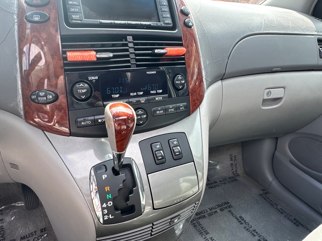 2005 Toyota Sienna Image 26
