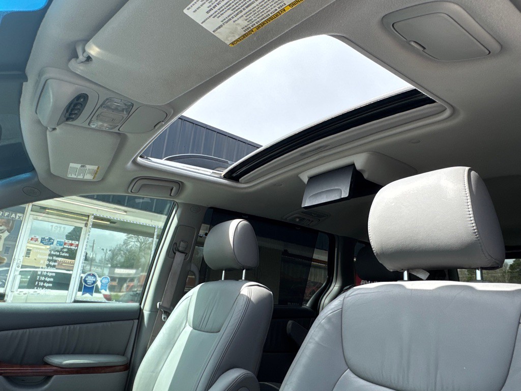 2005 Toyota Sienna Image 27