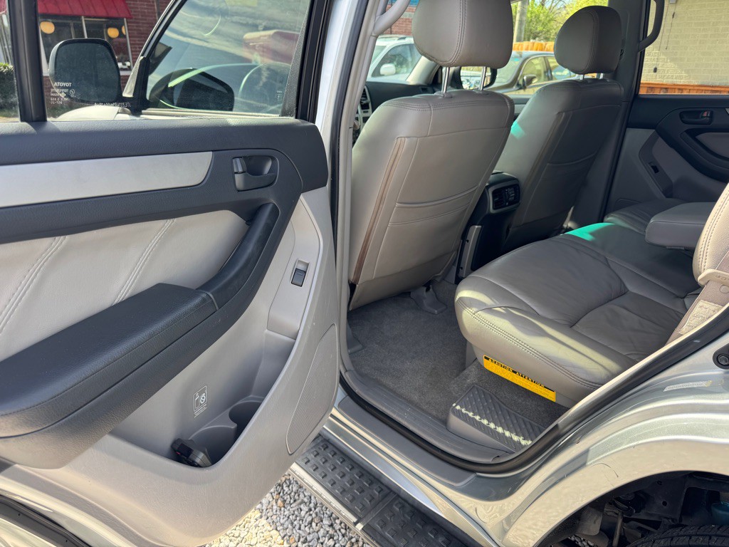 2004 Toyota 4Runner Image 13