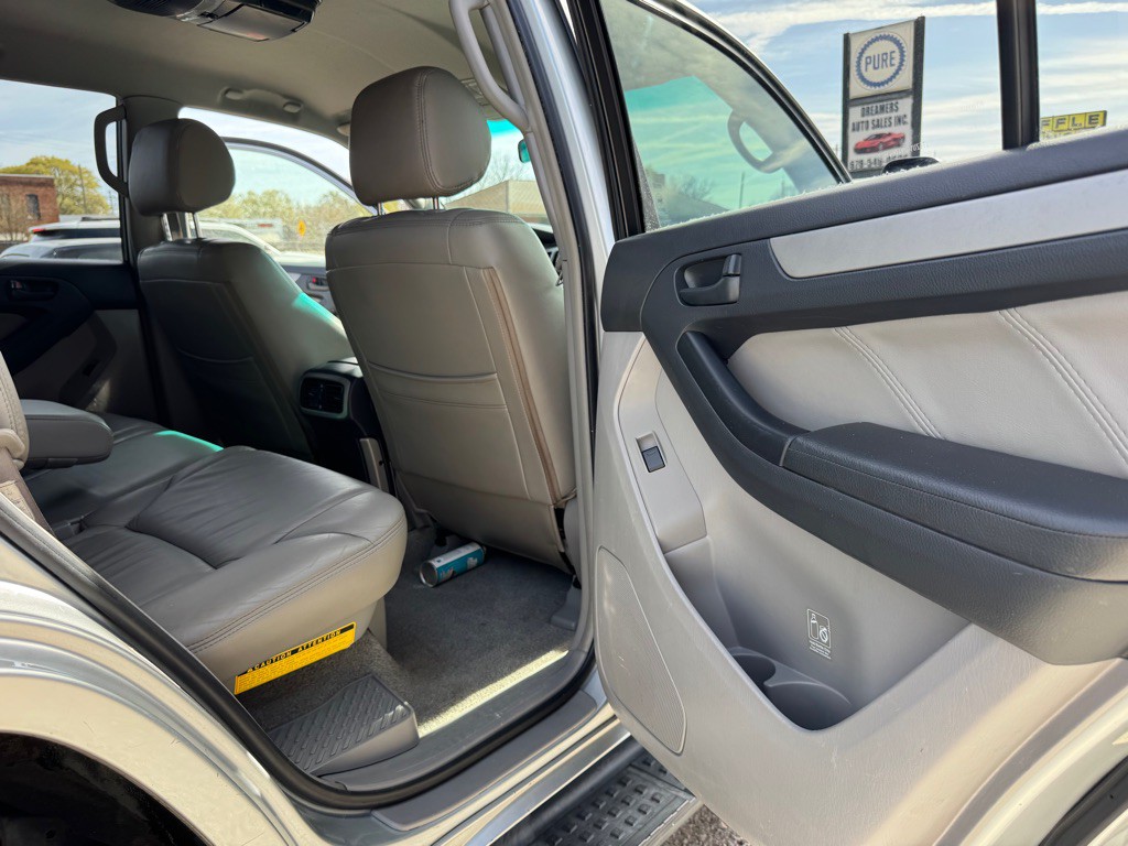 2004 Toyota 4Runner Image 17