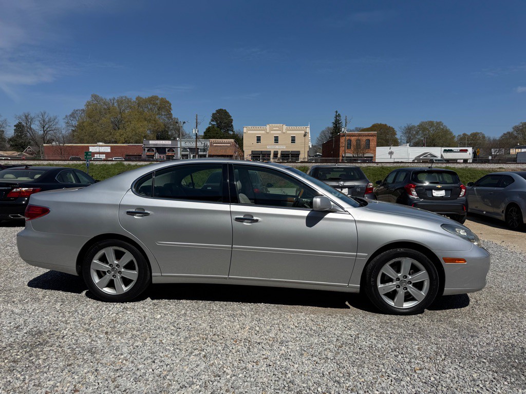 2005 Lexus ES Image 4