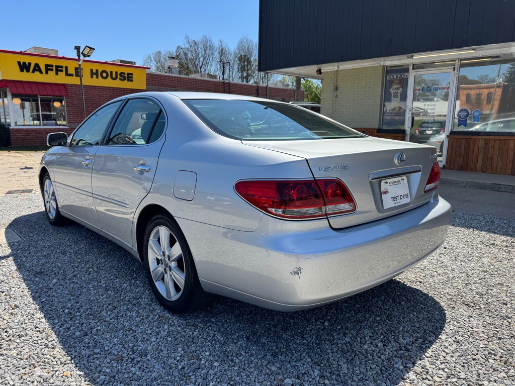 2005 Lexus ES Image 7