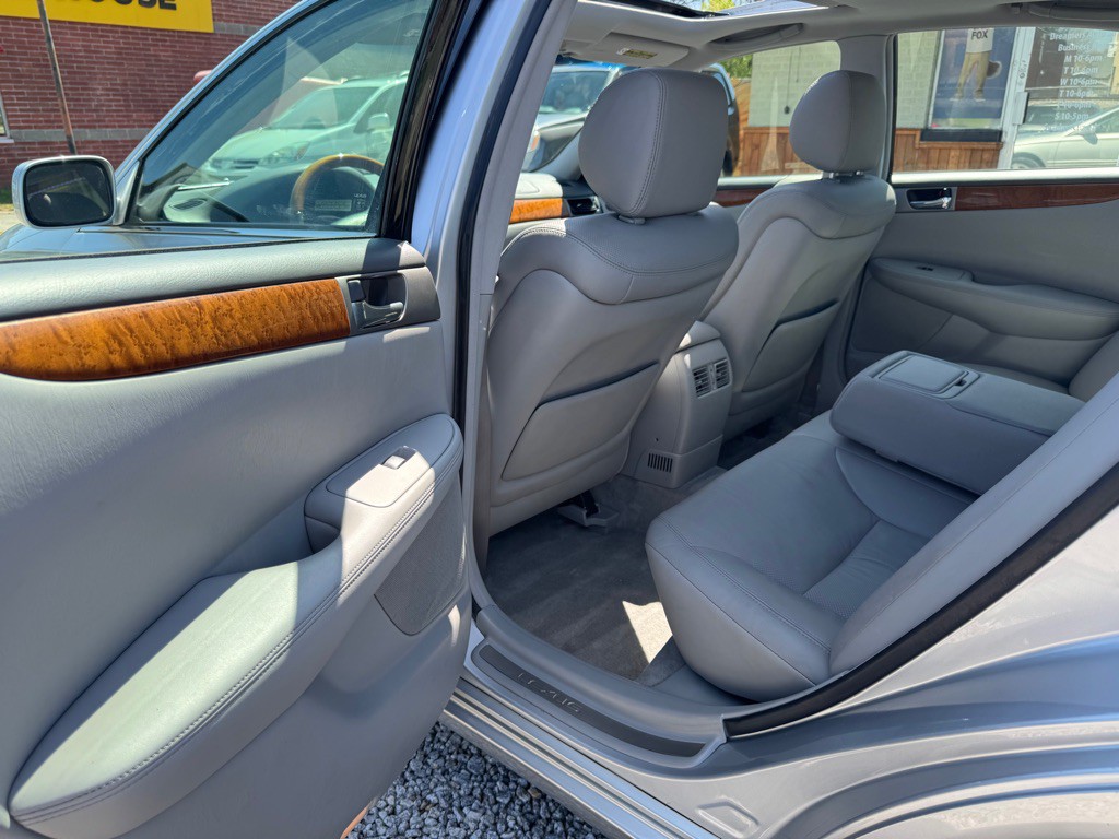 2005 Lexus ES Image 13
