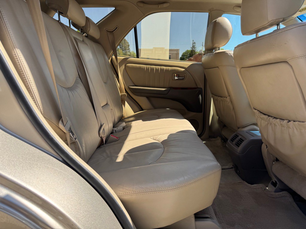 2003 Lexus RX Image 17