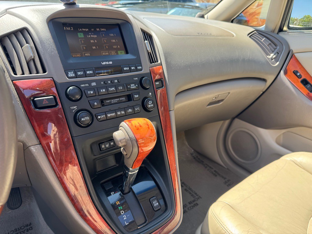 2003 Lexus RX Image 24