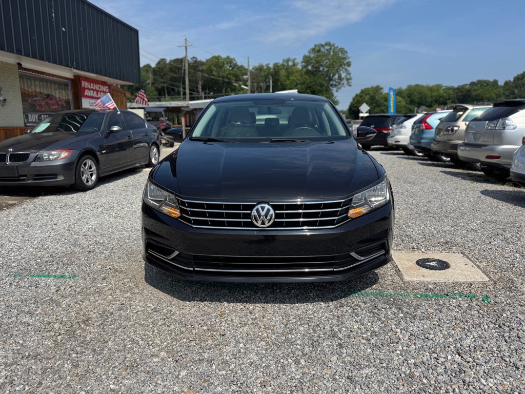 2018 Volkswagen Passat Image 2