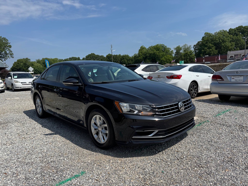 2018 Volkswagen Passat Image 3